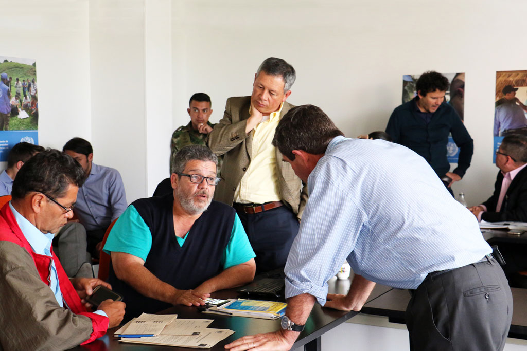 Misión en Colombia inicia las tareas de su mandato