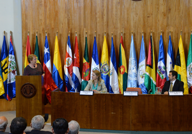 Bachelet en el 20° aniversario del Informe sobre Desarrollo Humano: “Hemos asumido costos. Hemos arriesgado capital político. Y hemos visto a Chile cambiar”