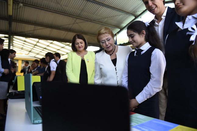 CHILE: Bachelet lanza la Campaña de elección de equipo del Programa “Me Conecto para Aprender”