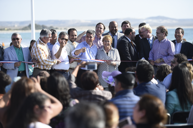 Presidenta Bachelet inaugura nuevo paseo costero en Tongoy