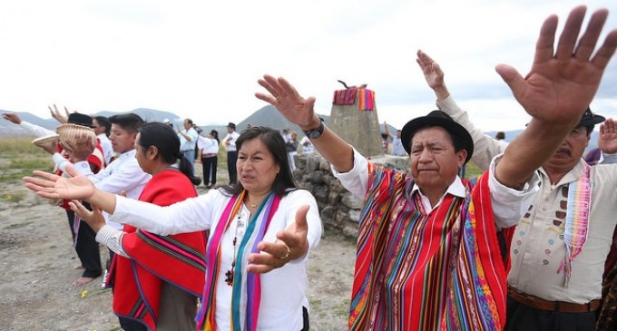Los pueblos indígenas entregan hoy el bastón de mando al presidente Lenín Moreno