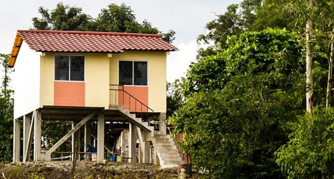 649 viviendas en terreno propio se construyen en Montecristi