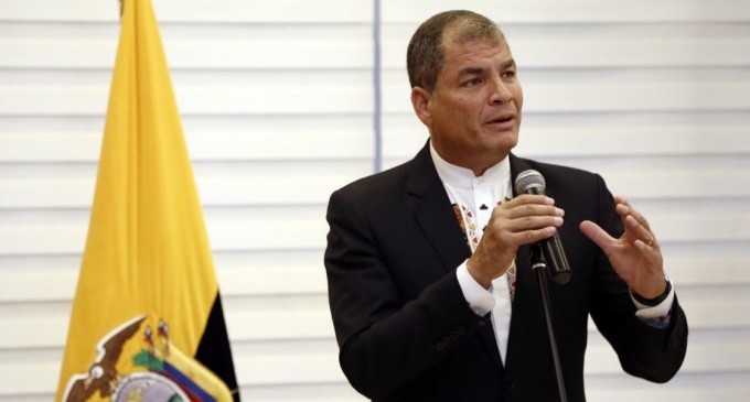 Presidente Correa viajó a Cuba esta noche