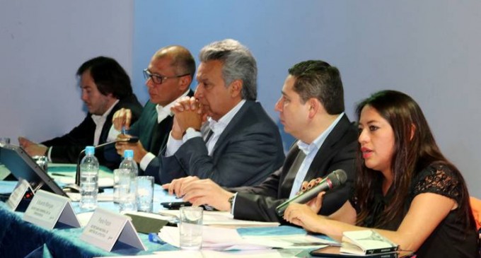 Presidente electo Lenín Moreno mantuvo reunión con su equipo de trabajo