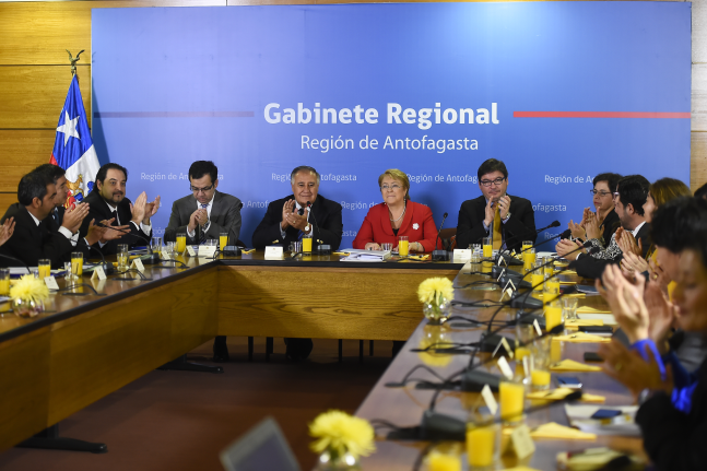 CHILE: Bachelet encabezó reunión de gabinete regional en Antofagasta y destacó avances en salud, educación, inversión y disminución de la delincuencia