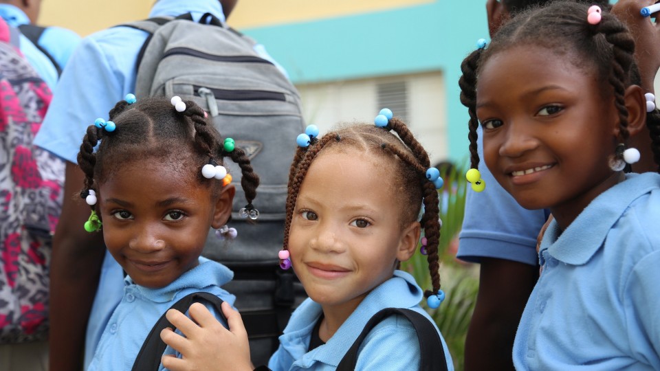 REPÚBLICA DOMINICANA: Estudiantes y padres de Boca Chica reciben con entusiasmo 