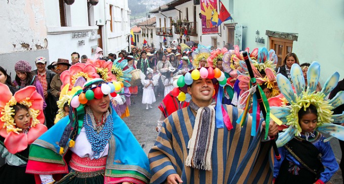 El Taita Carnaval se alista para recorrer las calles de Guaranda