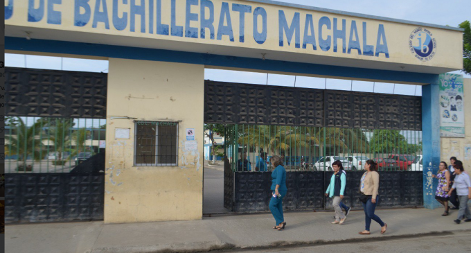 Gobernadora pide intervención urgente en colegio machaleño deteriorado