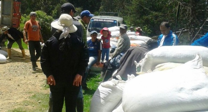 ECUADOR: Gobierno entrega kits productivos a los agricultores lojanos