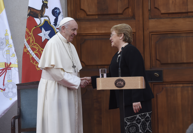 Bachelet en encuentro con el Papa Francisco: No olvidamos a la Iglesia comprometida con los derechos humanos, con las libertades públicas, con los derechos sociales