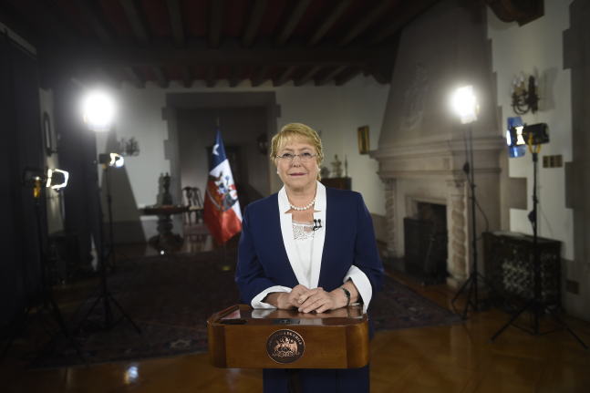 Bachelet envía mensaje de fin de año: Hoy Chile garantiza mejores oportunidades para sus hijas e hijos
