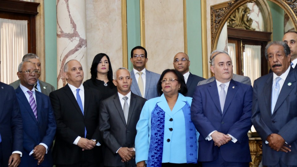 REPÚBLICA DOMINICANA: Presidente Danilo Medina juramenta funcionarios designados ayer a través de decretos