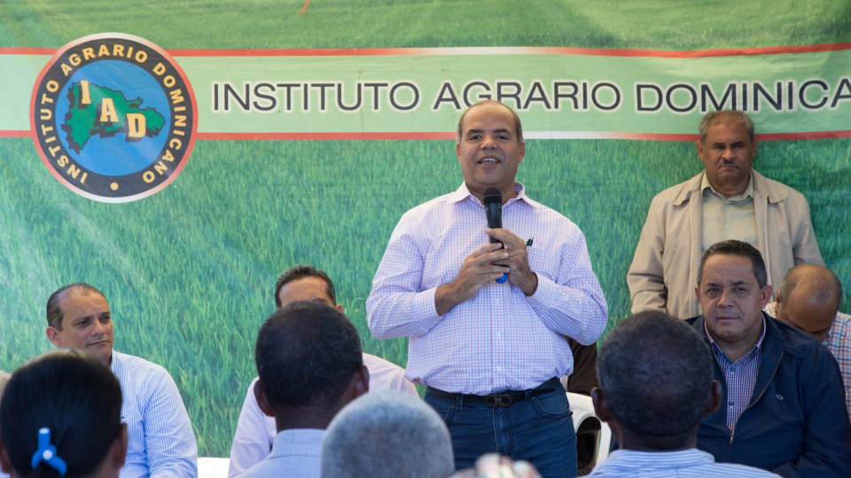 REPÚBLICA DOMINICANA: Productores de Vicente Noble se reúnen con comisión presidencial para coordinar iniciativas VS 196
