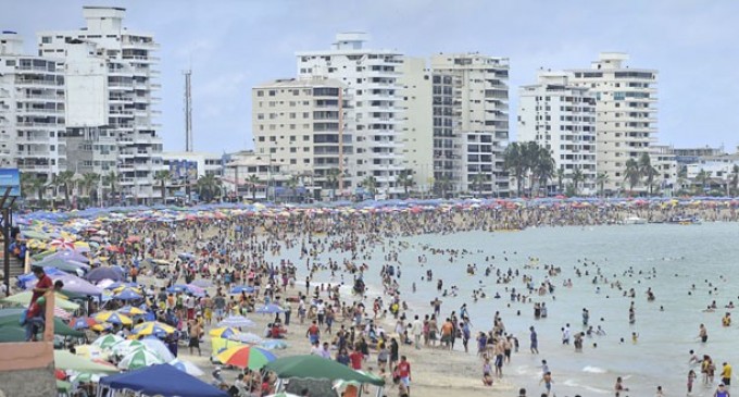 Autoridades piden precaución a los turistas al momento de entrar al mar