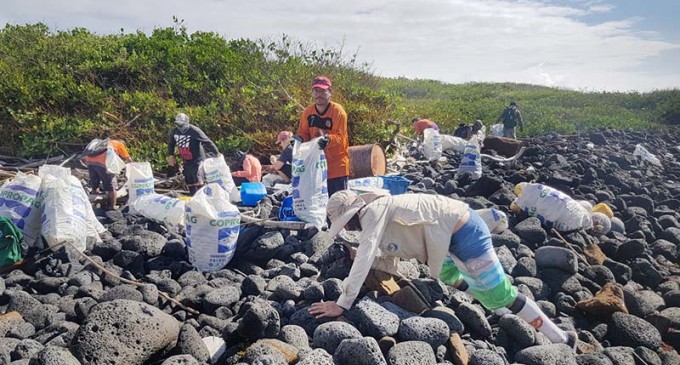 Galápagos implementa el Plan de Limpieza Costera 2018