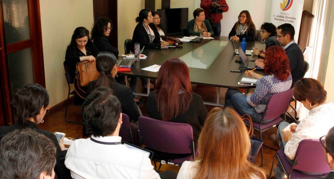 Cruzada Nacional Contra la Violencia de Género se reúne en Guayaquil