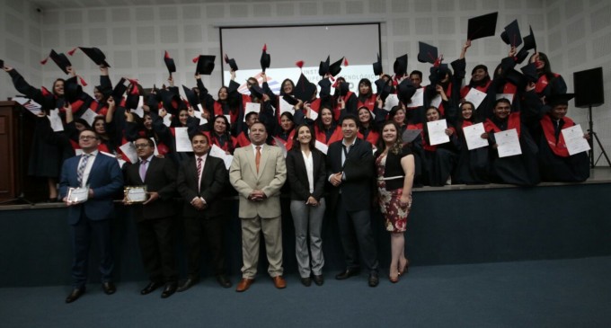 Instituto Superior Tecnológico Cotopaxi incorporó a sus primeros 32 tecnólogos