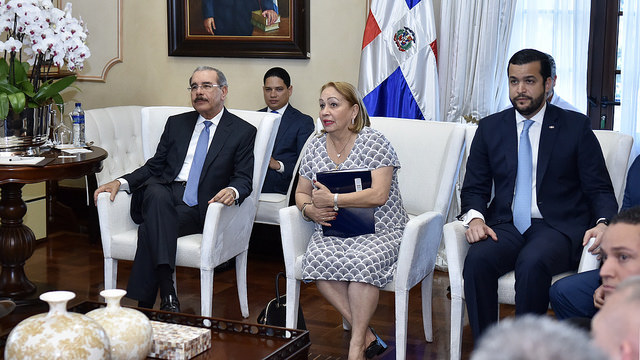 REPÚBLICA DOMINICANA: Año Fomento Exportaciones: Danilo Medina se reúne con Clúster Dispositivos Médicos Zonas Francas