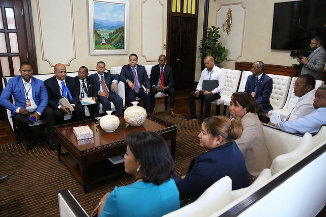REPÚBLICA DOMINICANA: Presidente Danilo Medina se reúne con alcaldes de Barahona para atender sus necesidades