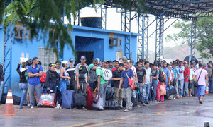 ACNUR pide a los países que abran sus puertas a los venezolanos y les permitan acogerse al estatuto de refugiados
