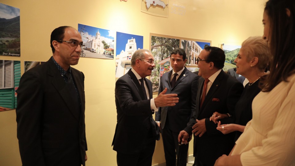 REPÚBLICA DOMINICANA: En Santiago, Danilo Medina asiste a inauguración Centro Convenciones y Cultura Dominicana UTESA