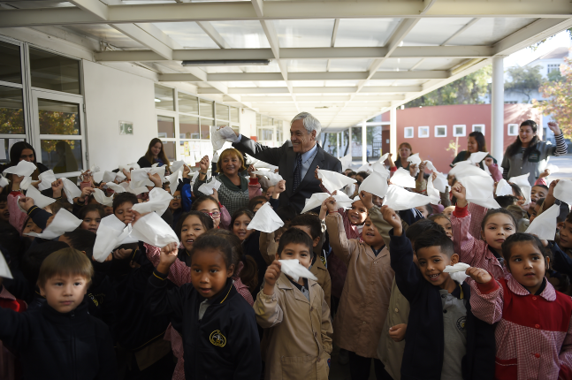 CHILE: Presidente Piñera firma proyecto de ley que aumenta recursos para niños vulnerables
