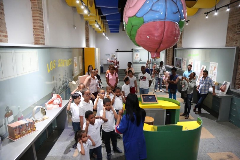 REPÚBLICA DOMINICANA: Niños y niñas del CAID disfrutan de taller recreativo junto a sus madres en el Museo Trampolín