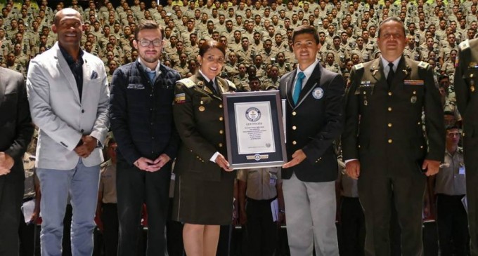 Policía logró un Récord Guinness por capacitación en Derechos Humanos
