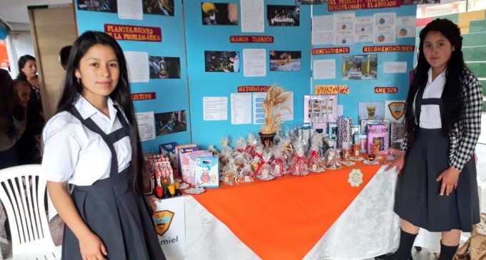 Feria científica escolar promovió la integración de 38 instituciones educativas de Ecuador y Perú