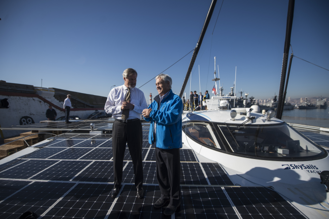 Presidente visita el barco solar más grande del mundo