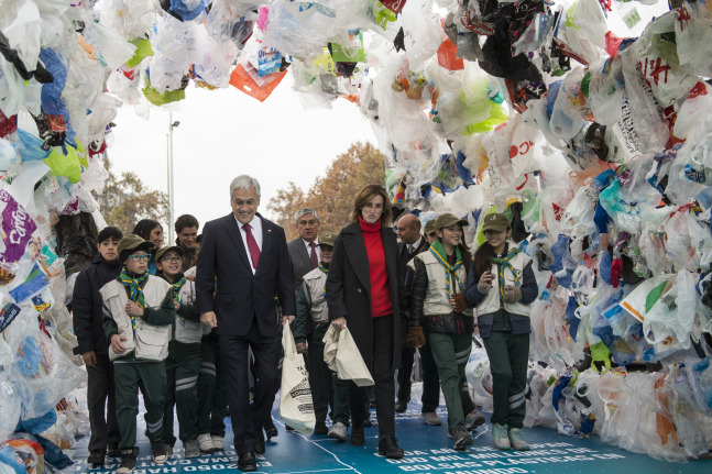 Presidente Piñera celebra el Día del Medio Ambiente y la eliminación de bolsas plásticas en el comercio: Chile está dando una muestra de ser un país maduro, responsable, comprometido con el medio ambiente