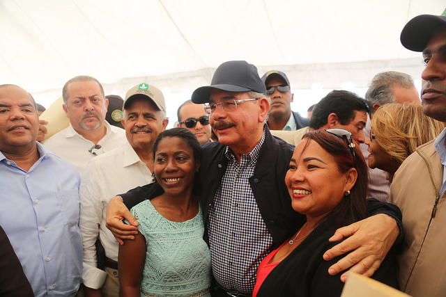 REPÚBLICA DOMINICANA: VS213: Danilo lleva apoyo a San Pedro de Macorís. Granja para 5 mil gallinas ponedoras, talleres y productores de caña