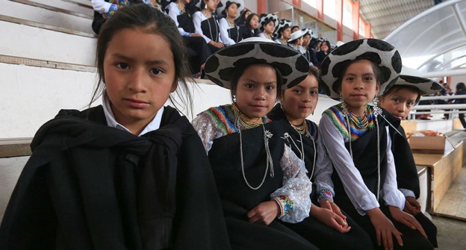 ECUADOR: El Gobierno ha invertido 195 millones para fortalecer la Educación Intercultural Bilingüe