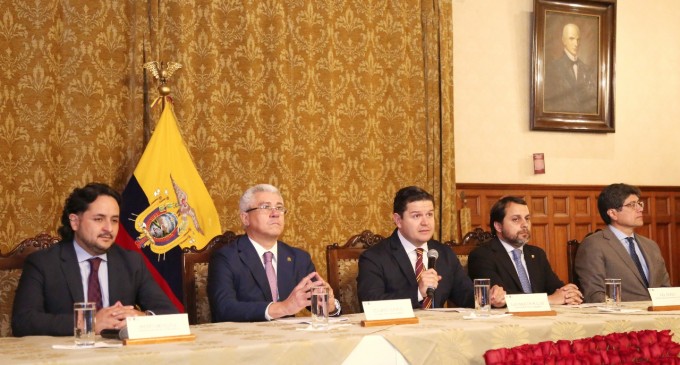 Ecuador exige que países vecinos no opinen sobre asuntos judiciales internos