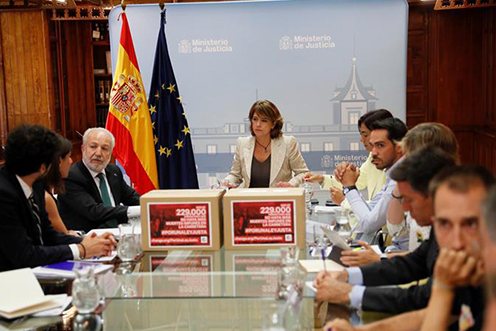 ESPAÑA: La ministra de Justicia y el secretario de Estado de Justicia se reúnen con el colectivo de ciclistas y se comprometen a estudiar sus reivindicaciones
