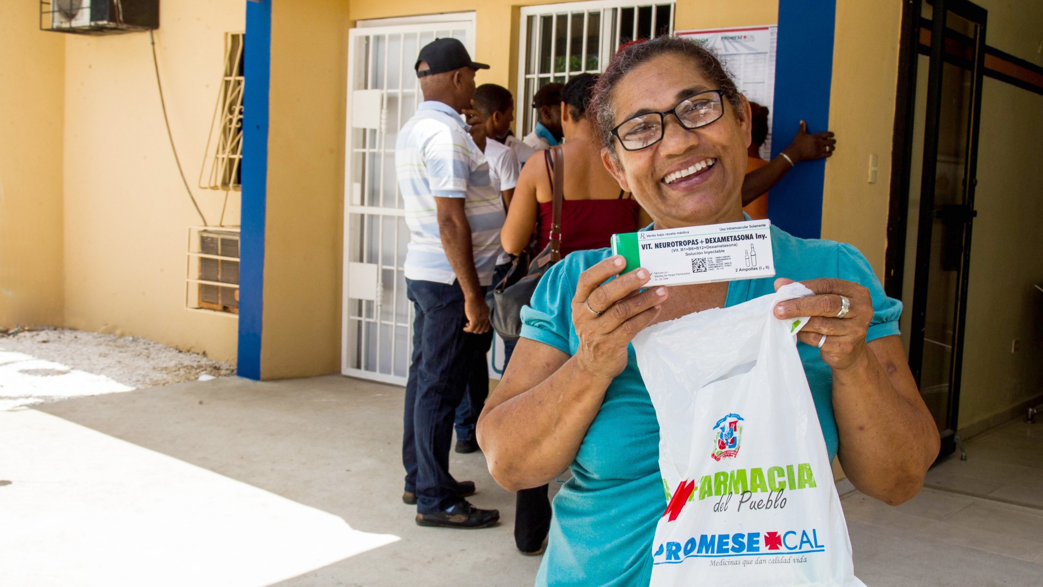 REPÚBLICA DOMINICANA: Una farmacia nueva con bajos precios en La Romana