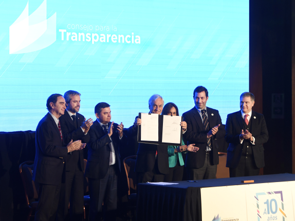 Presidente Piñera firma Proyecto de Ley de Transparencia y de Probidad que exigirá el mismo estándar para más organismos públicos: Se consagra una institucionalidad más moderna y más eficiente