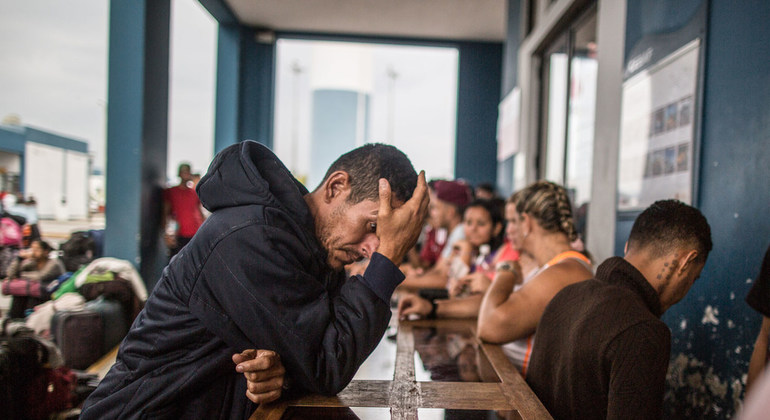 El pasaporte, un nuevo obstáculo en la odisea de los venezolanos
