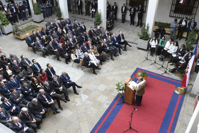 Presidente Piñera en acto solemne en La Moneda: 