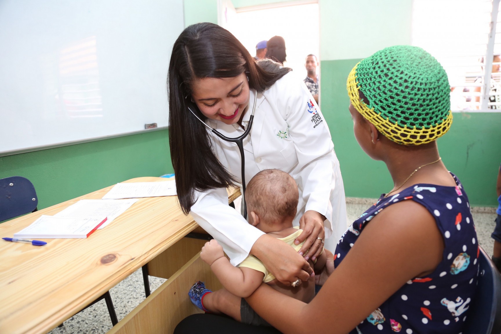 REPÚBLICA DOMINICANA: Programas Despacho Primera Dama trasladan cien médicos a Dajabón; brindan consultas especializadas a 3000 personas y entregan medicina