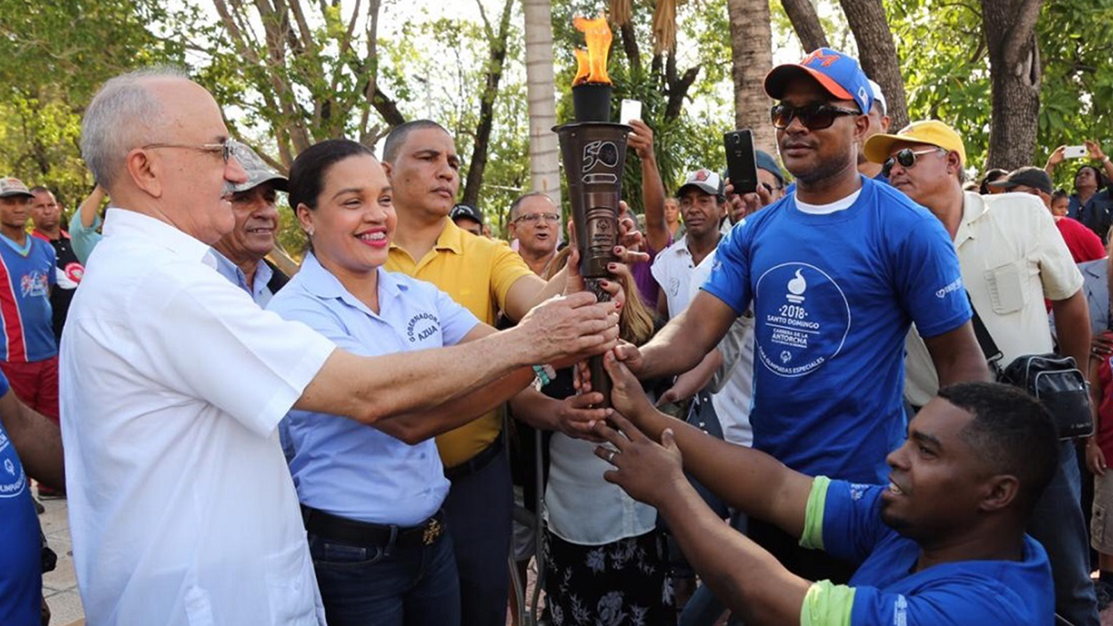 REPÚBLICA DOMINICANA: Habitantes de Ocoa y Azua unidos en apoyo ruta antorcha Invitacional Mundial de Tenis de Olimpiadas Especiales