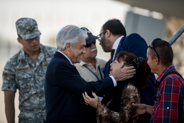 Presidente Piñera da la bienvenida a 99 chilenos repatriados desde Venezuela: Vuelven al país que les pertenece y Chile los recibe con los brazos abiertos