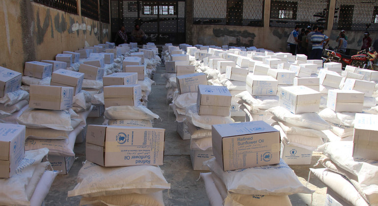 Convoy humanitario de la ONU llega al aislado campamento de Rukban en Siria
