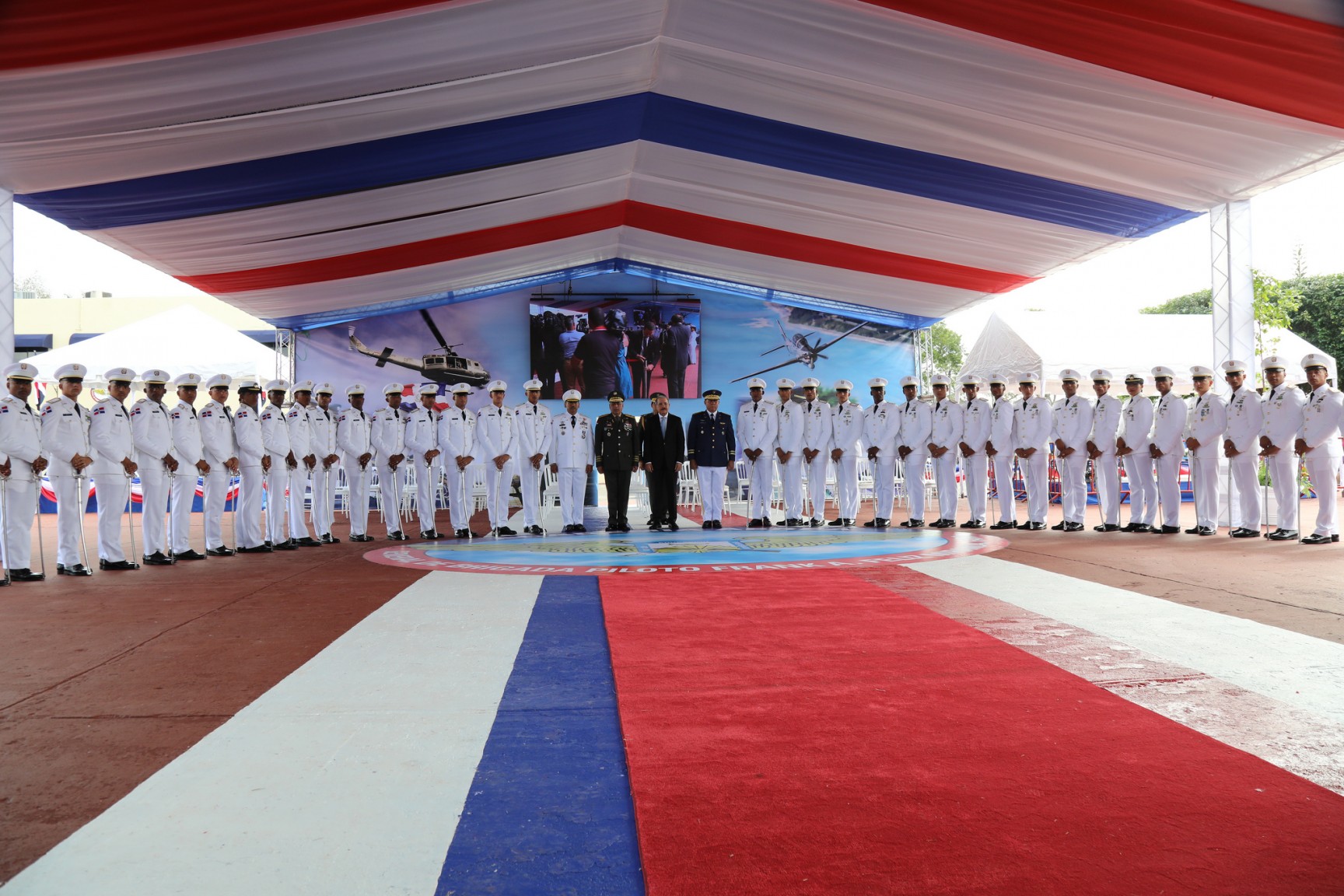 REPÚBLICA DOMINICANA: Presidente Danilo Medina encabeza graduación de 36 cadetes de la Academia Aérea General de Brigada Piloto Frank A. Feliz Miranda, FARD
