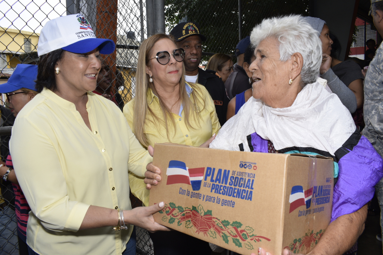 REPÚBLICA DOMINICANA: Gobierno inicia en el Cibao entrega de cajas navideñas en beneficio de millones de dominicanos