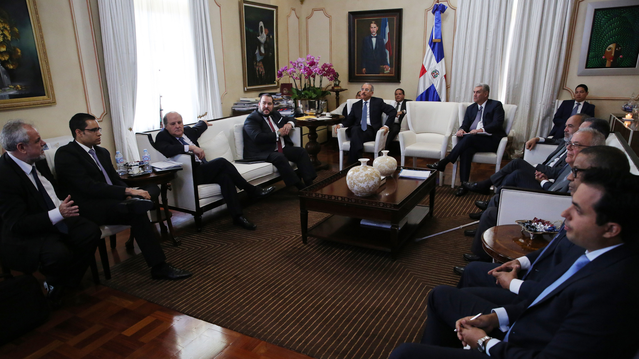 REPÚBLICA DOMINICANA: Presidente Danilo Medina trata con funcionarios proyecto de rehabilitación puerto de Manzanillo