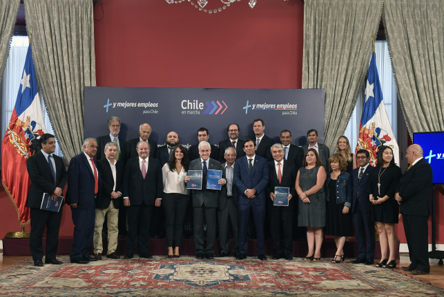 Presidente Piñera recibe informes con propuestas para potenciar el empleo: Chile requiere, y con mucha urgencia, una profunda modernización en nuestra legislación laboral
