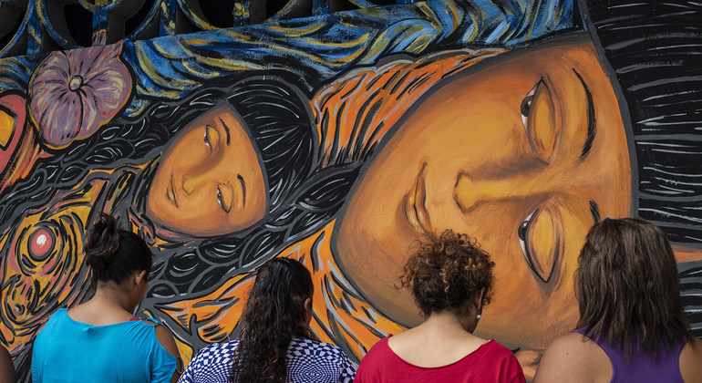Mujeres centroamericanas encuentran la seguridad y la fortaleza en un mural