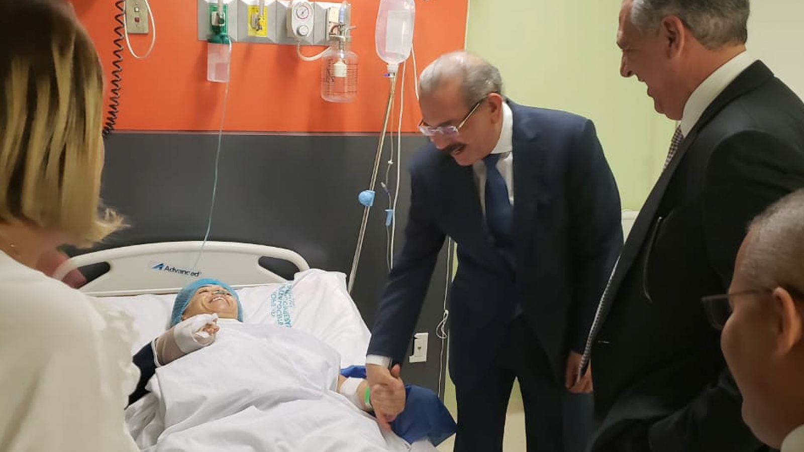 REPÚBLICA DOMINICANA: Danilo Medina acude al Hospital Darío Contreras, para conocer estado de salud de diputada Karen Ricardo