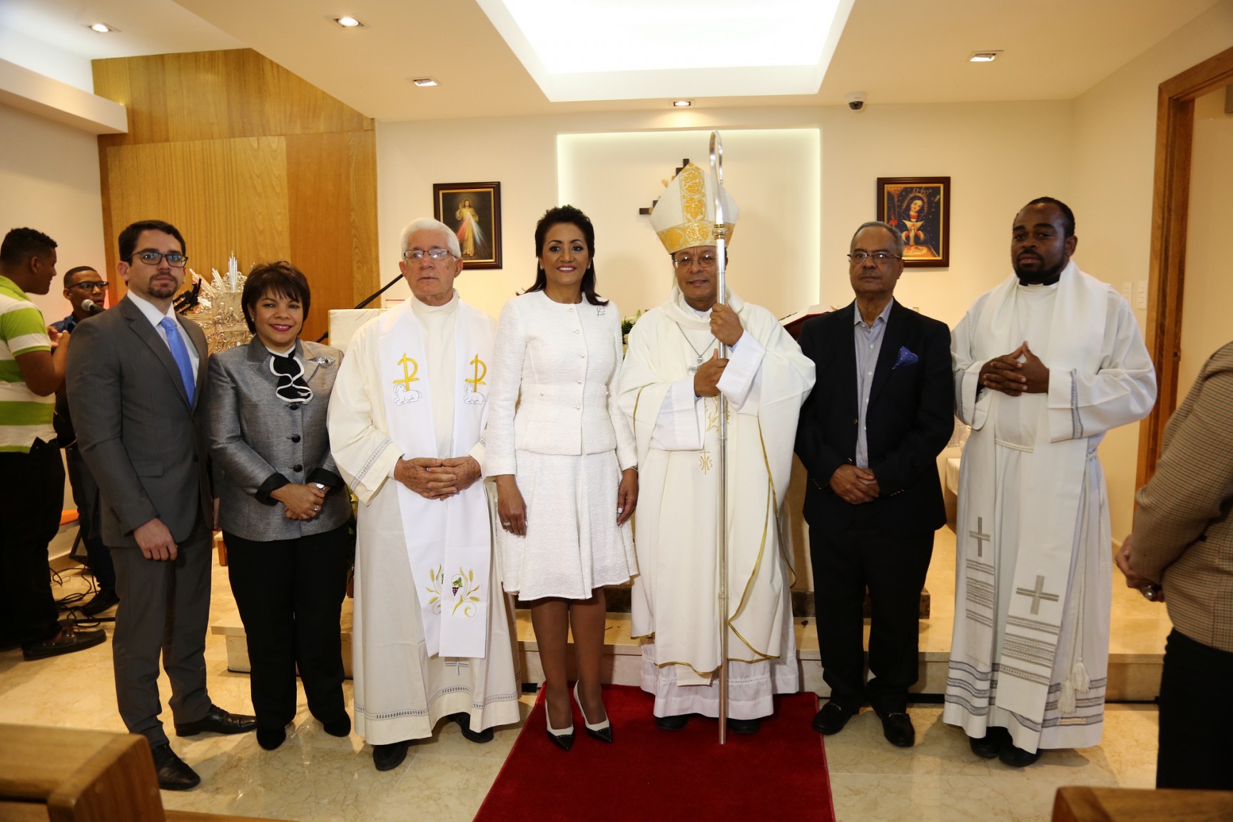 REPÚBLICA DOMINICANA: Primera dama entrega capilla de Reside; participa en misa junto a feligresía de La Nueva Barquita